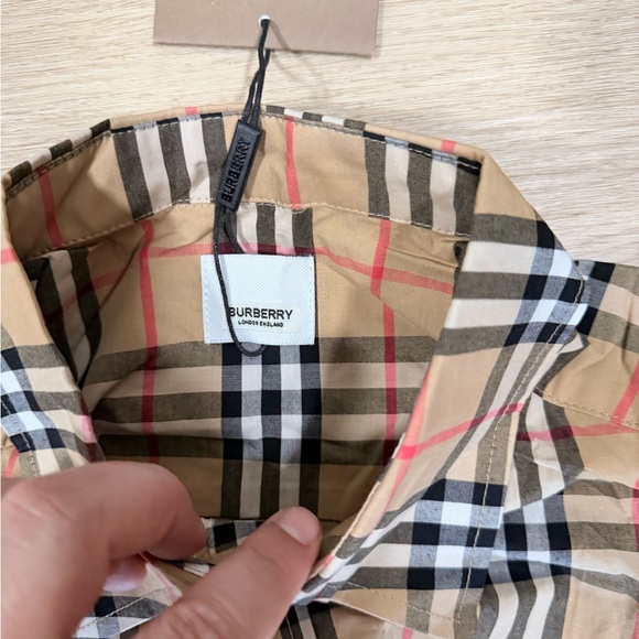 Burberry button up - Picture 3 of 3